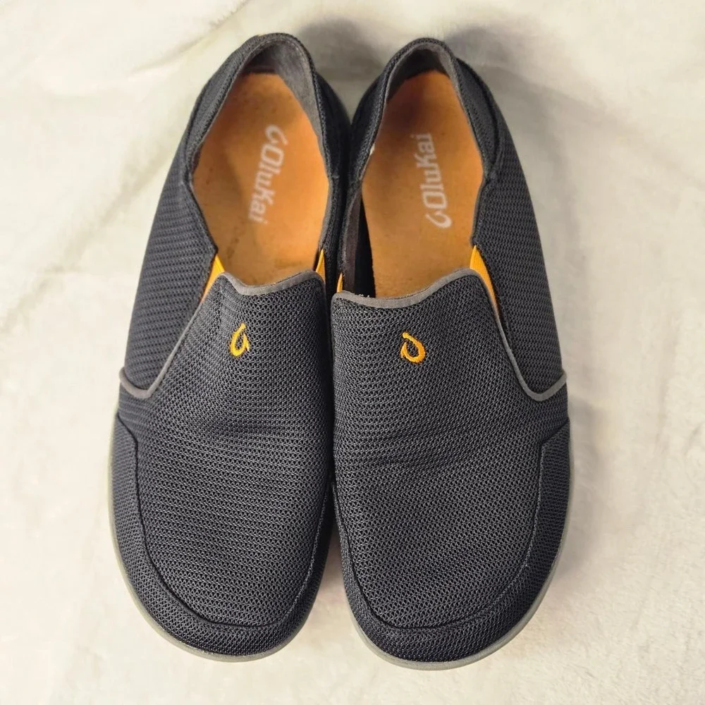 OluKai Men's size 8 gray slip-on shoes‎